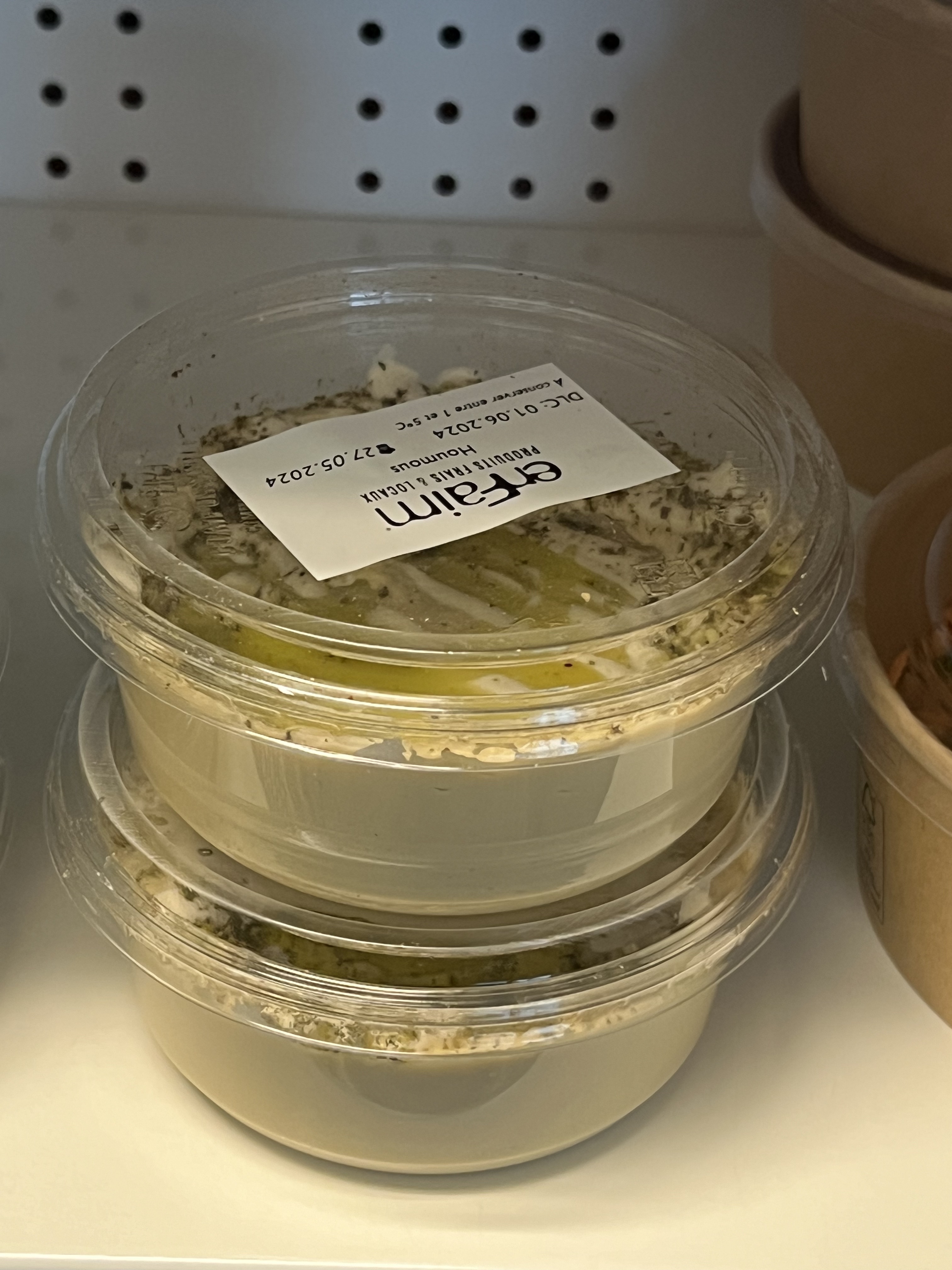 House-made houmous at En Faim