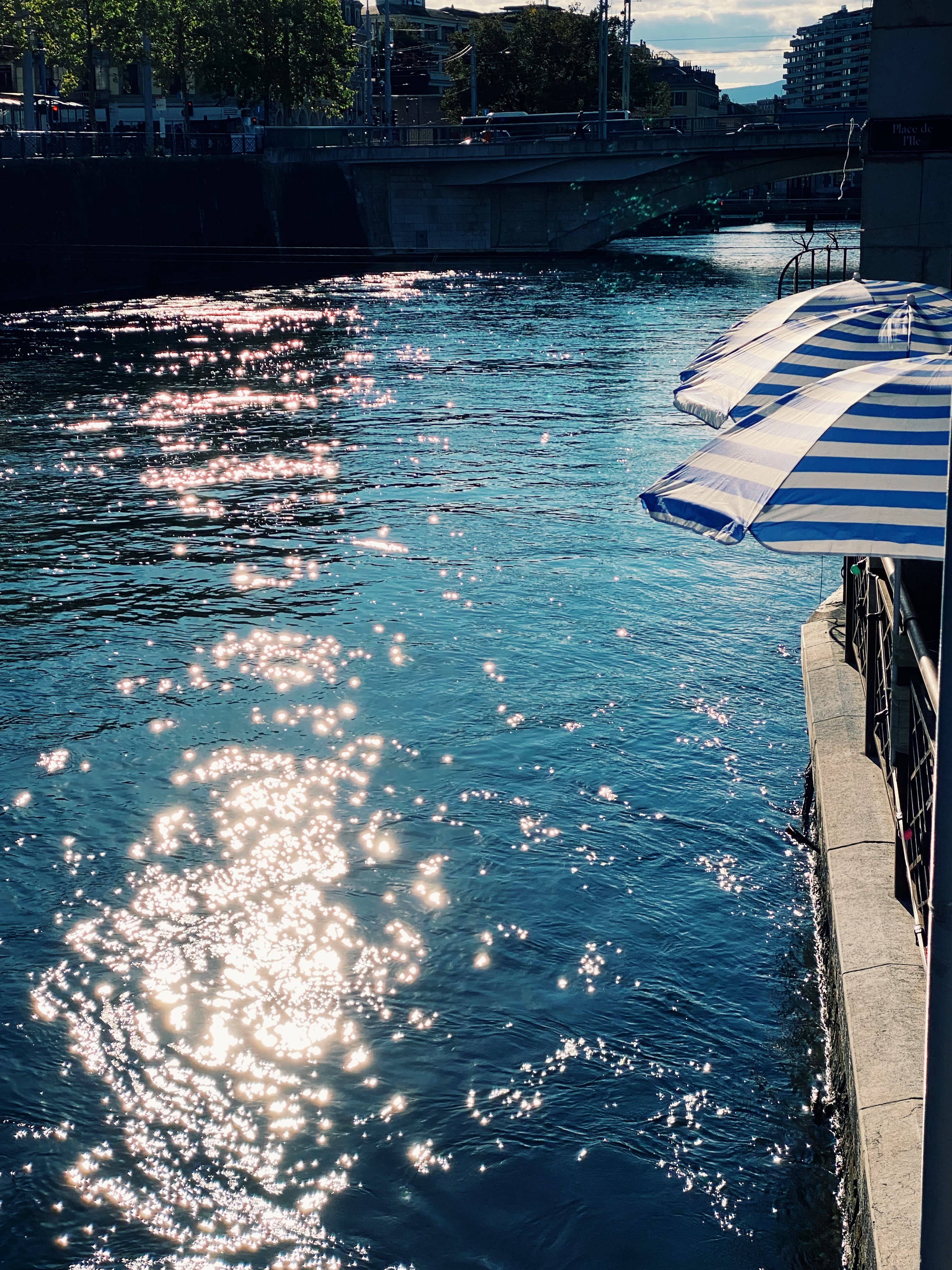 Bongo Joe’s terrace beside the Rhône in central Geneva