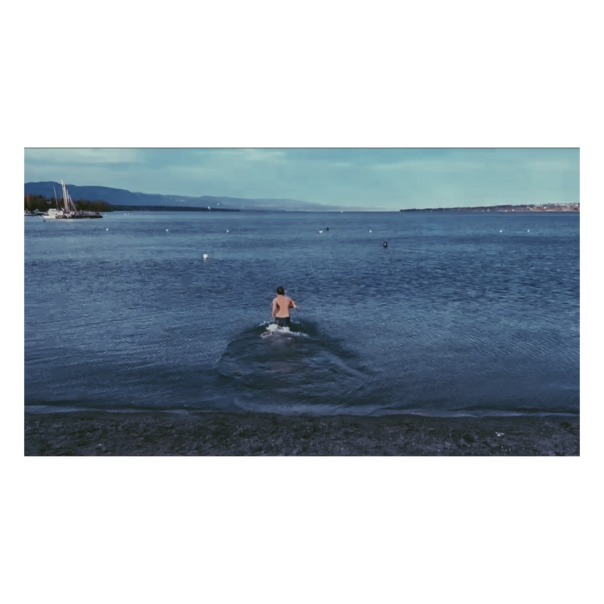 Winter swimming at Bains des Pâquis — wading in