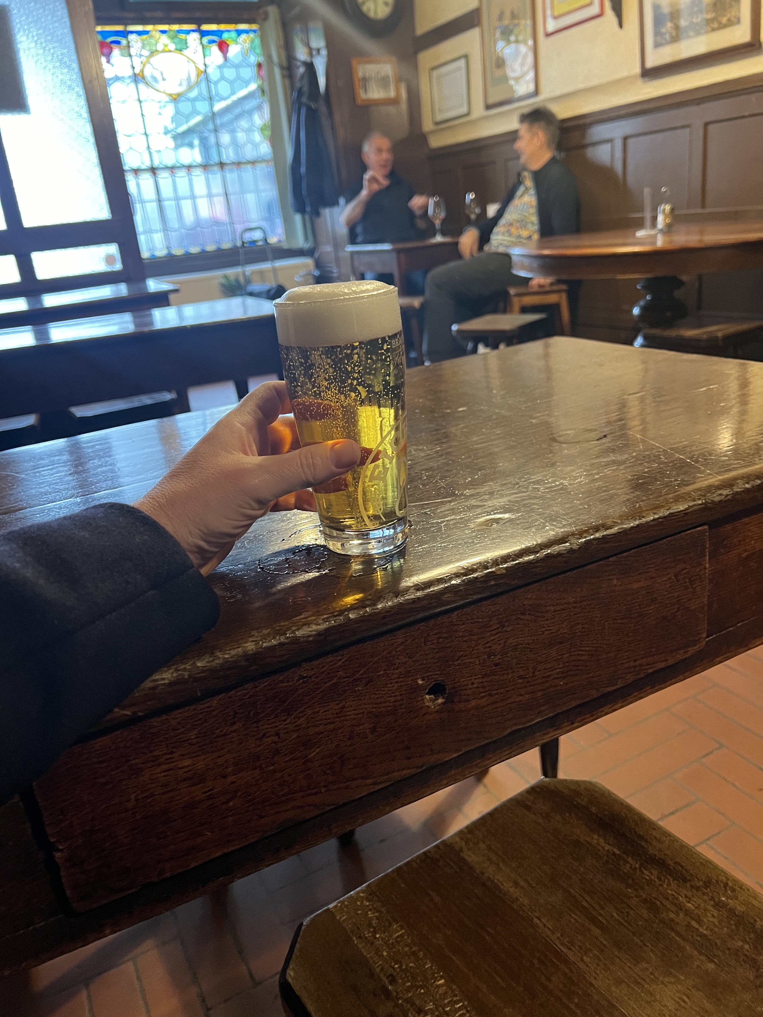 A small crispy beer at Pinte Besson, Lausanne