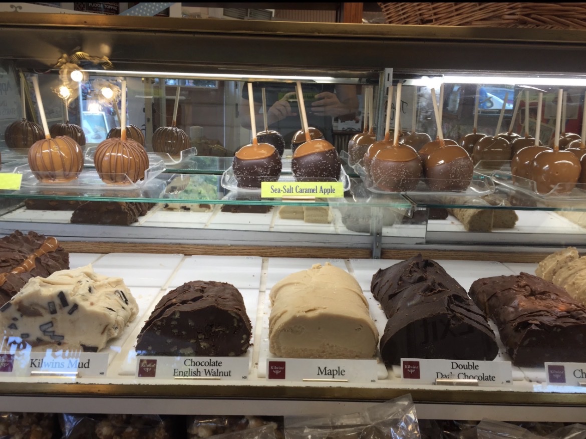 Kilwins caramel apples and fudge